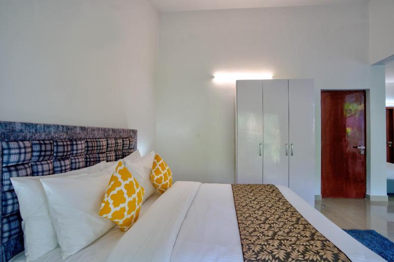 LUXURY 3BHk VILLA WITH PRIVATE POOL NEAR CANDOLIM - image 8
