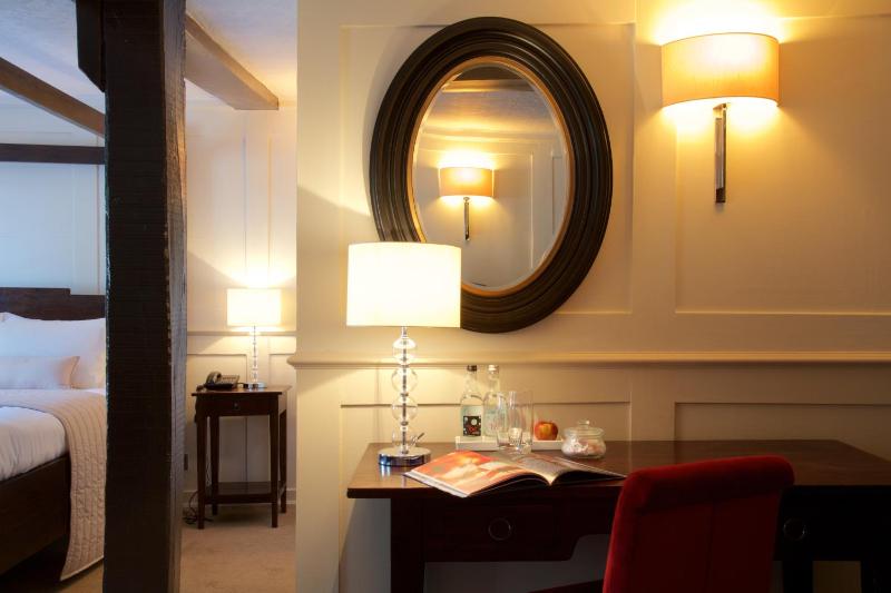 Deluxe Double Room image 4