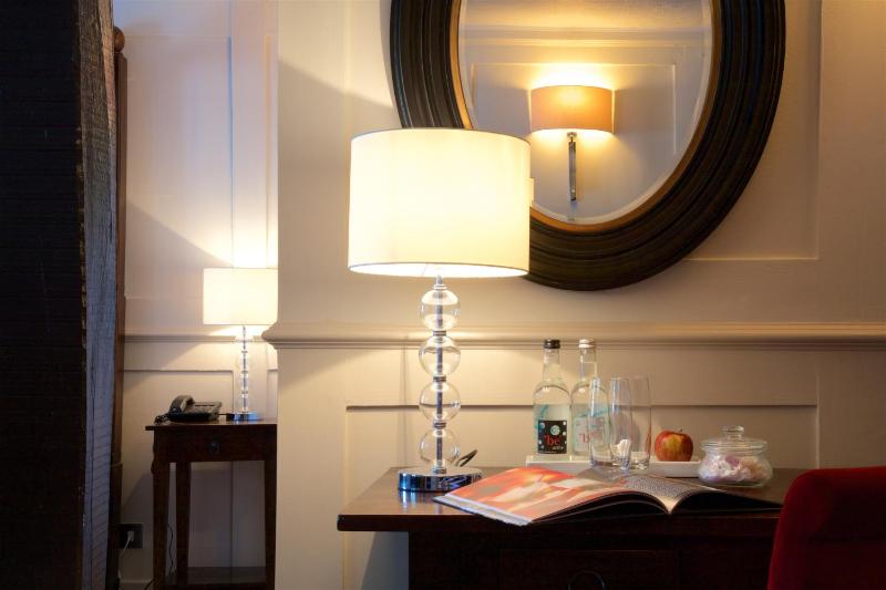 Twin Room image 2