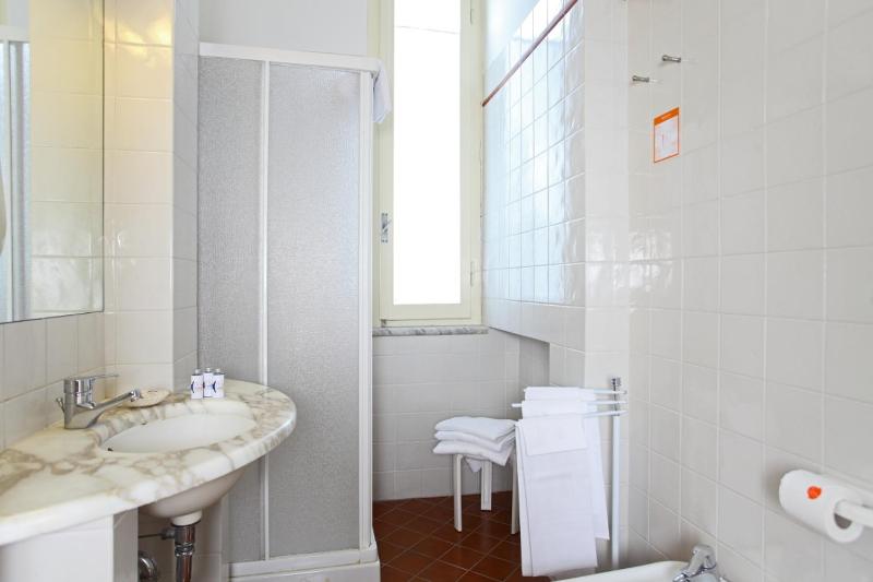 Standard Double Room image 2