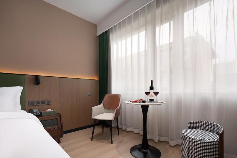 Phonenix Perches Holiday Inn - Wuyi Avenue-Adjacent Changsha Railway Station - image 8