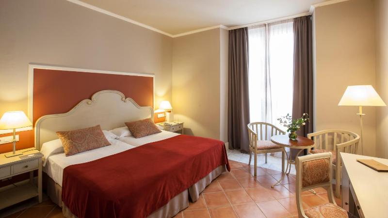 Superior Double Room with Terrace image 3