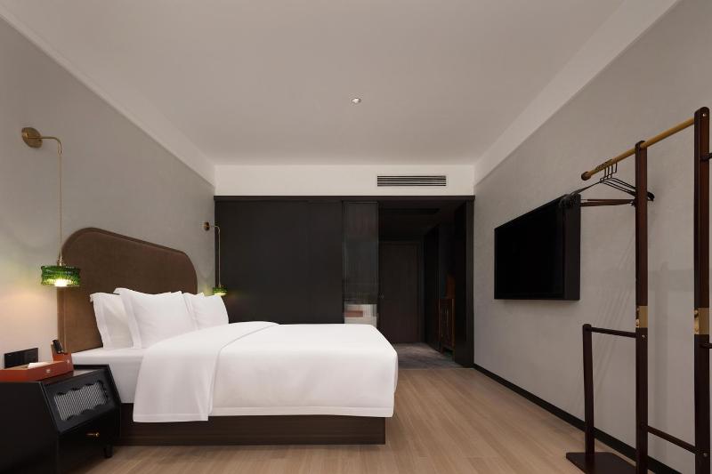 Phonenix Perches Holiday Inn - Wuyi Avenue-Adjacent Changsha Railway Station - image 13