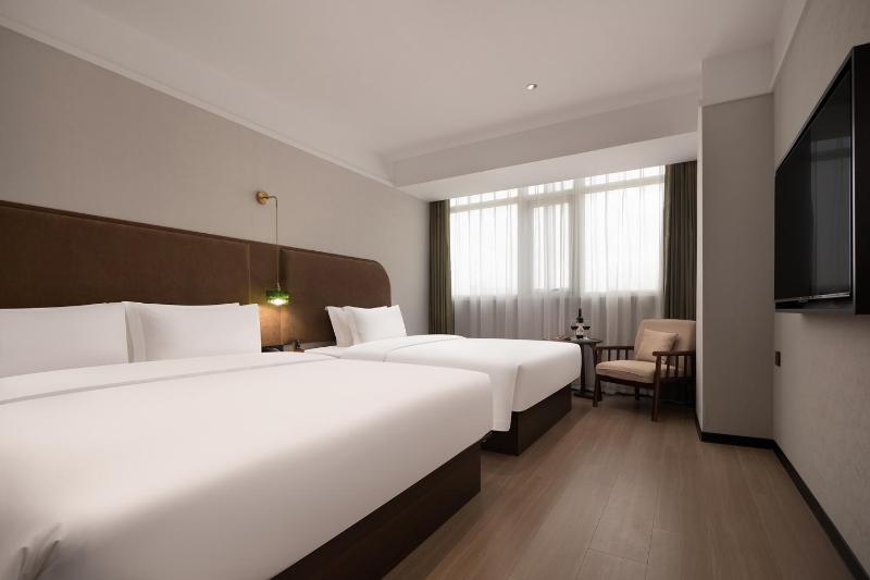 Phonenix Perches Holiday Inn - Wuyi Avenue-Adjacent Changsha Railway Station - image 3