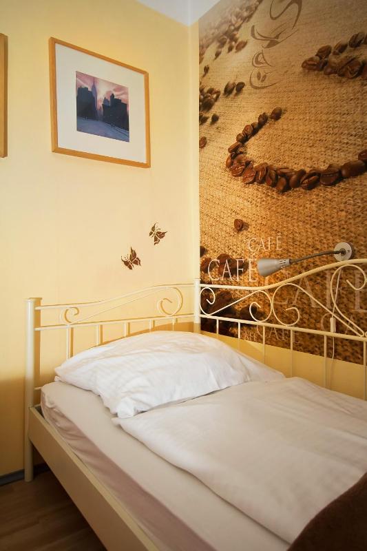 Comfort Single Room image 3