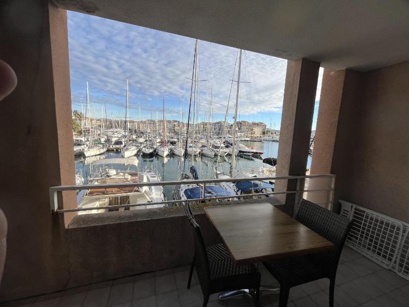 Cap Hermes 107 studio magnifique vue port 3 pers - image 9
