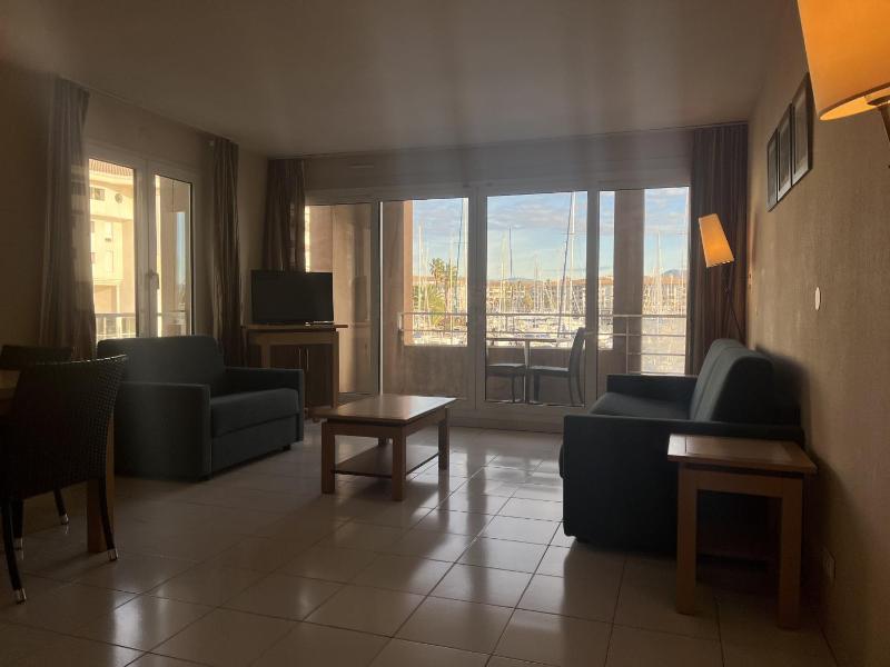 Cap Hermes 107 studio magnifique vue port 3 pers - image 2