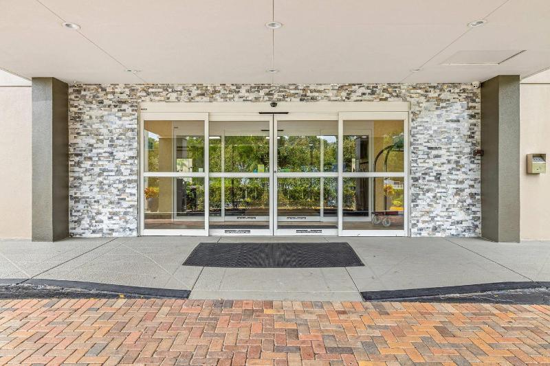 Quality Inn & Suites Tampa near Fairgrounds and Casino - image 42