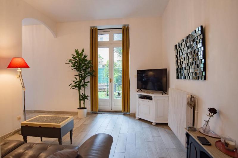 Quiet studio with garden near Part-Dieu - image 12