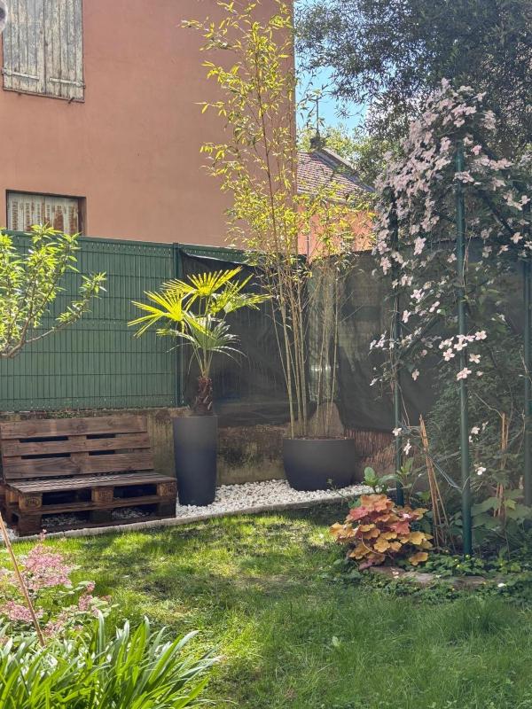 Quiet studio with garden near Part-Dieu - image 2