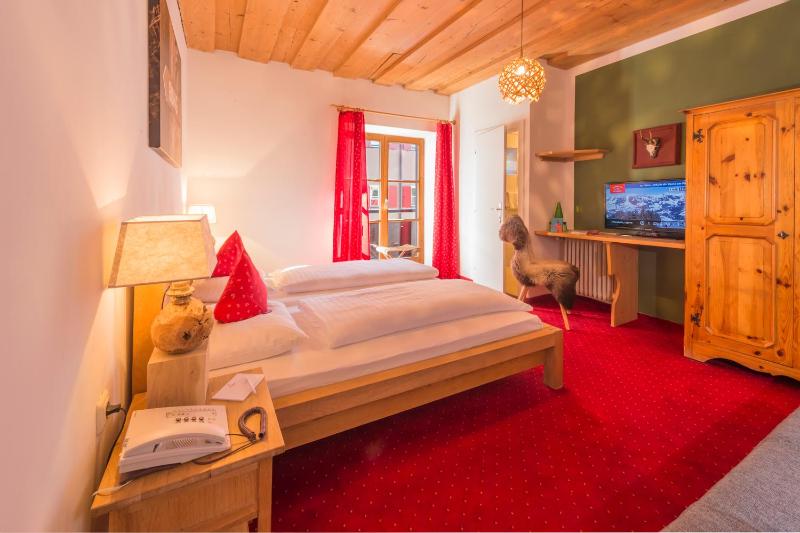 Double Room with Balcony image 2