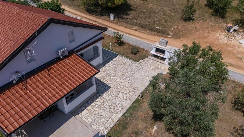 Apartments Snjeza - image 17