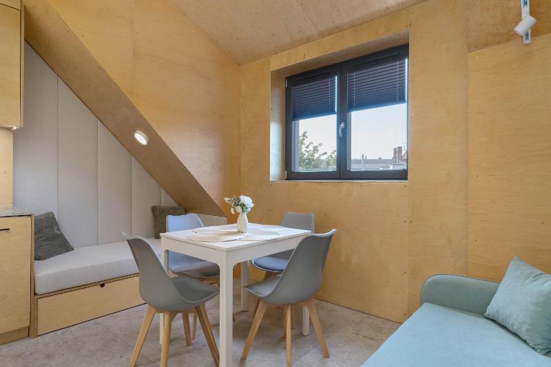 Waterlane Vintage Apartament Blisko Stoczni Gdanskiej by Noclegi Renters - image 4