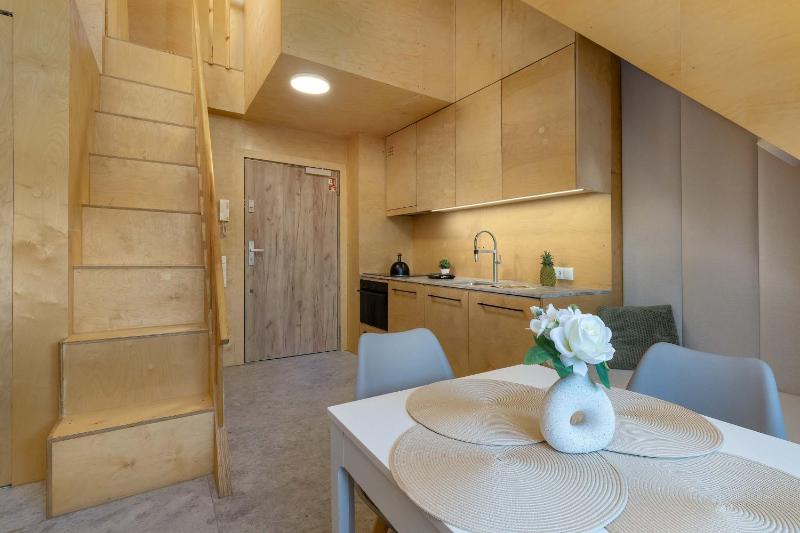 Waterlane Vintage Apartament Blisko Stoczni Gdanskiej by Noclegi Renters - image 9
