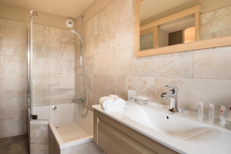 Comfort Suite image 2