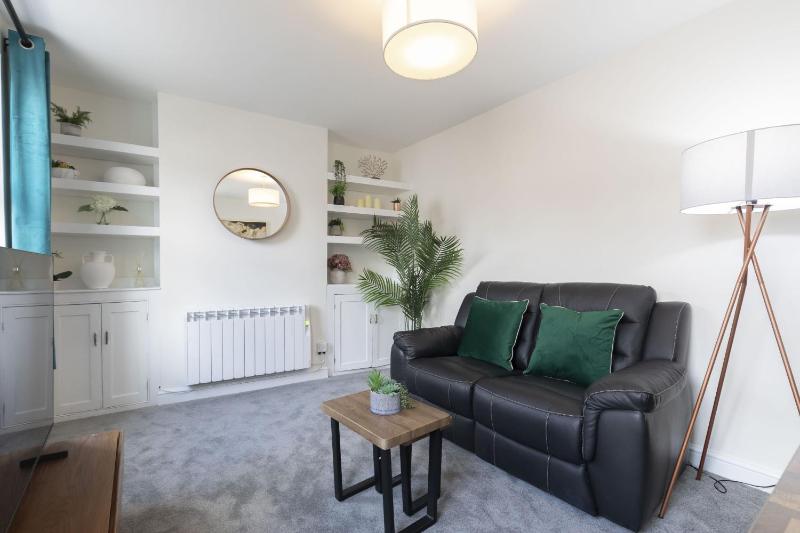 The Bath Road Hideaway - A First Floor One Bed Apartment - image 12