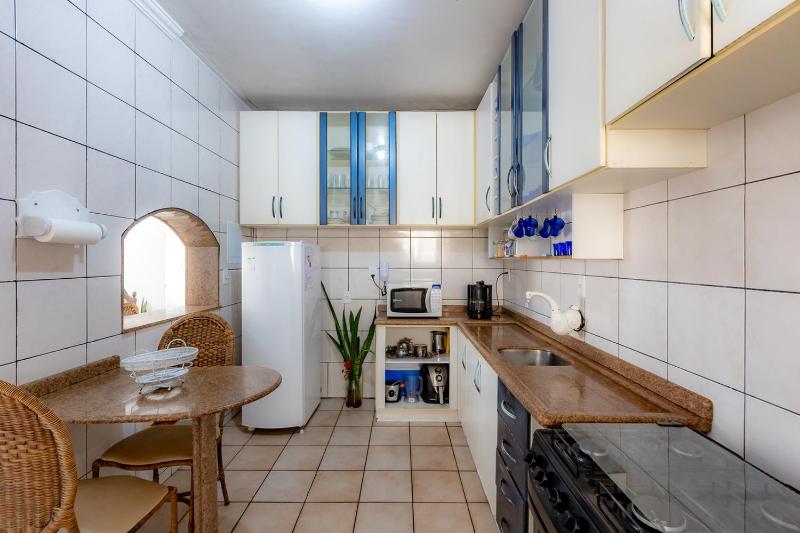 Apartamento com Varanda Churrasqueira e Vista Mar - image 3