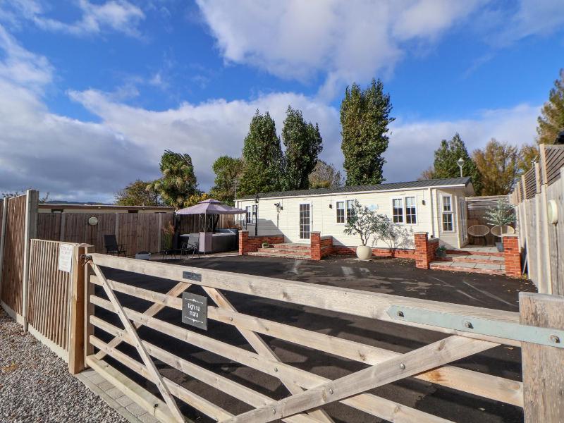 Lodge - image 10