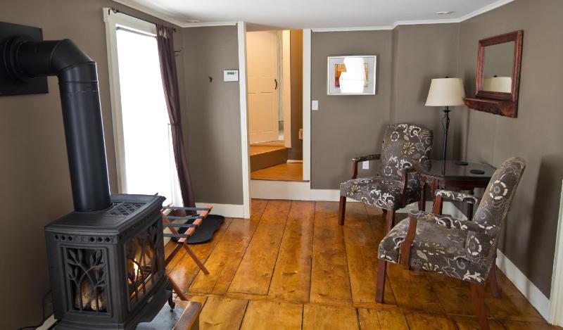 Superior Queen Room image 2