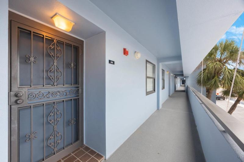 #302 Villa Madeira Condos - image 10
