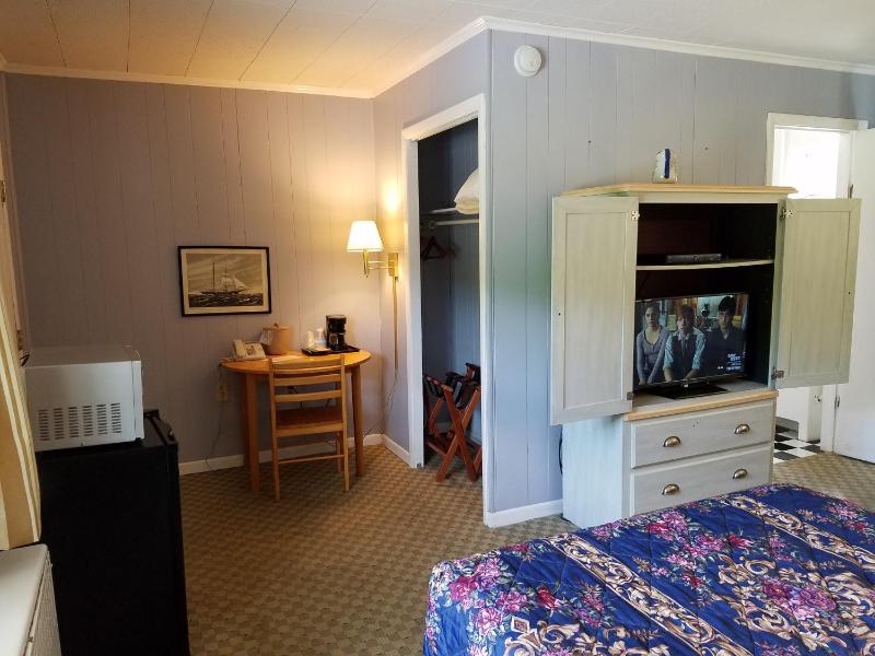Budget Double Room image 4