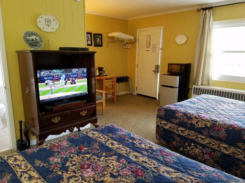 Budget Double Room image 3