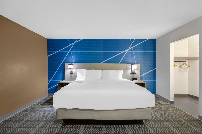 Comfort Inn & Suites Savannah Airport - image 11