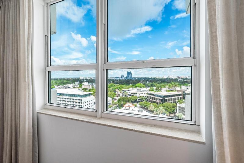 Contemporary King Studio in Coconut Grove includes Parking - image 15