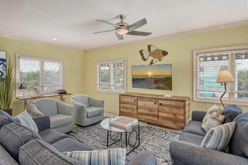 Monarch Villa - 5542 W - image 3