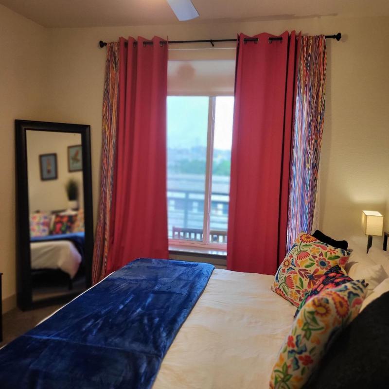IG-Worthy Fiesta DT Retreat hotel Apt free Parking and Pets Allowed - image 17