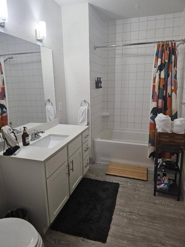 Riverwalk Luxury Condo Steps to DT Free Parking - image 12