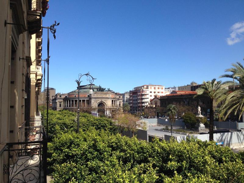 Deluxe Apartment image 3