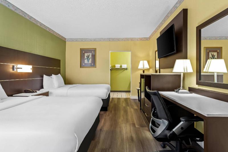 Quality Inn Tampa Airport - Cruise Port - image 48