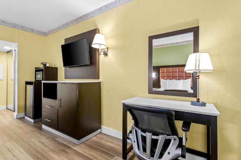 Quality Inn Tampa Airport - Cruise Port - image 37