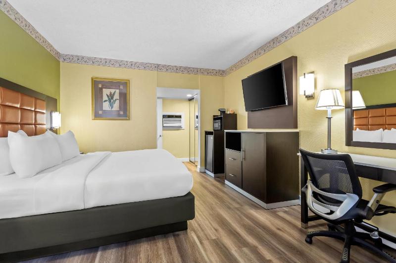 Quality Inn Tampa Airport - Cruise Port - image 27
