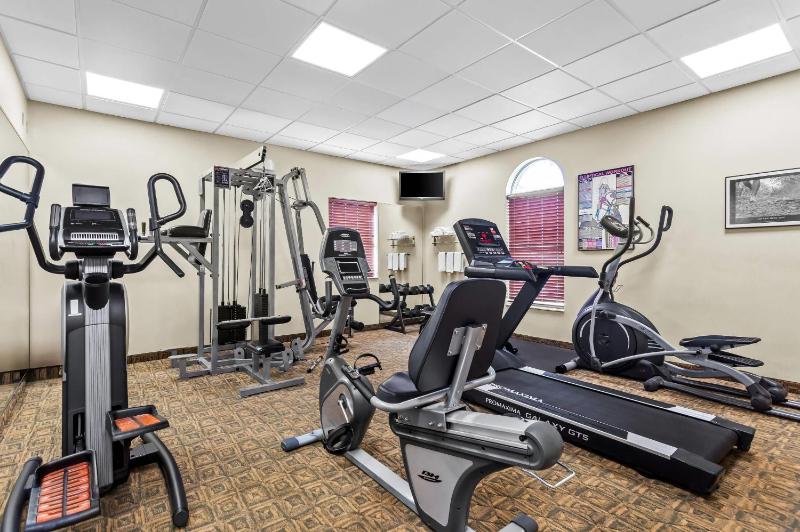 Quality Inn Tampa Airport - Cruise Port - image 4