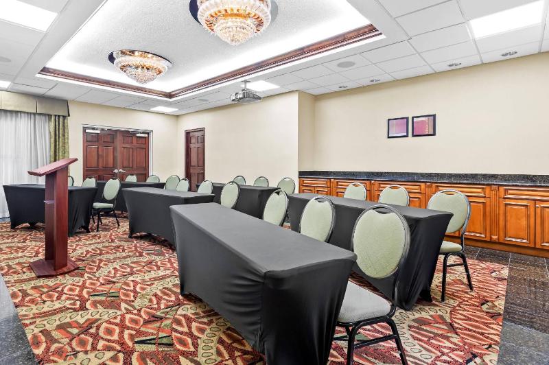Quality Inn Tampa Airport - Cruise Port - image 42