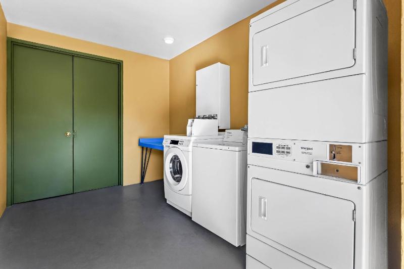 Quality Inn Tampa Airport - Cruise Port - image 9