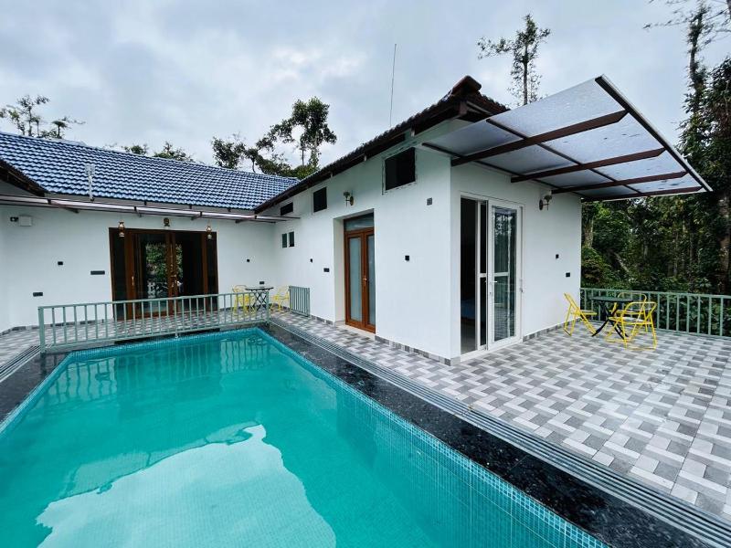 Serene Pool Villa-Coffee Estate StayMudigere - image 1