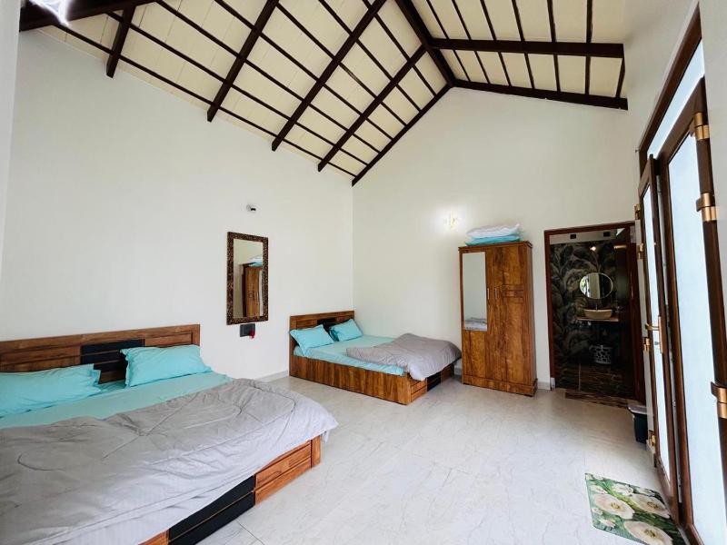 Serene Pool Villa-Coffee Estate StayMudigere - image 8