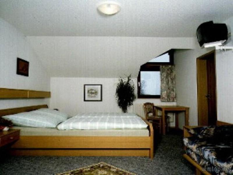 Double Room image 1