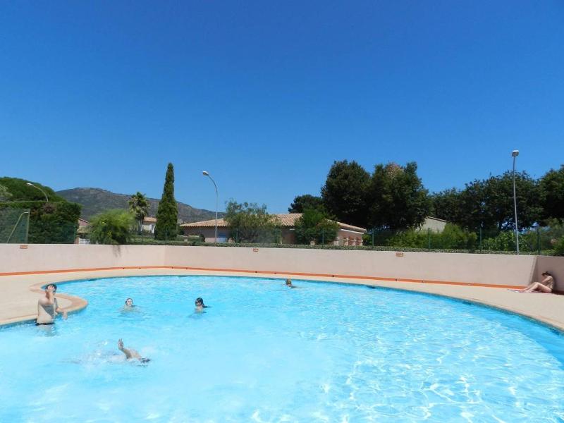 Maison mitoyenne avec climatisation et parking à Bormes-les-Mimosas - FR-1-251-877 - image 6