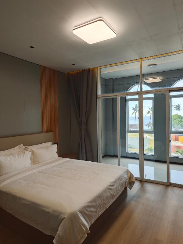 Grace Hotel - image 8