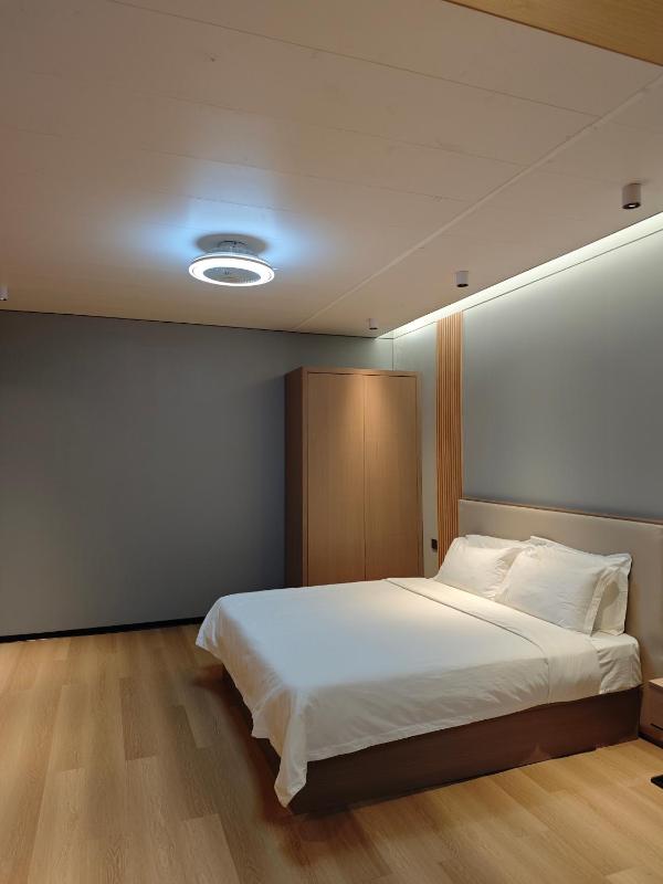 Grace Hotel - image 11