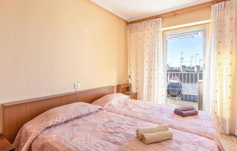 3 Bedroom Lovely Apartment In Santa Pola - image 3