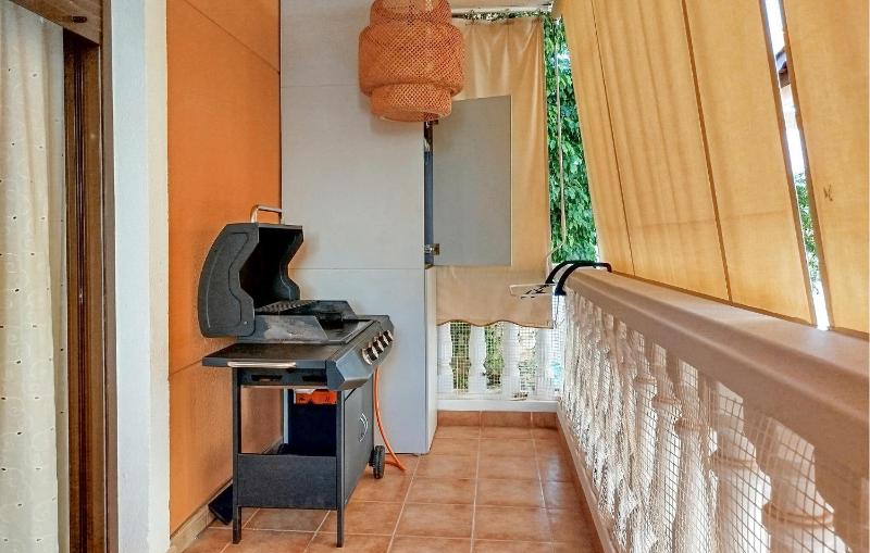 Nice Home In Santa Pola With Wifi - image 7