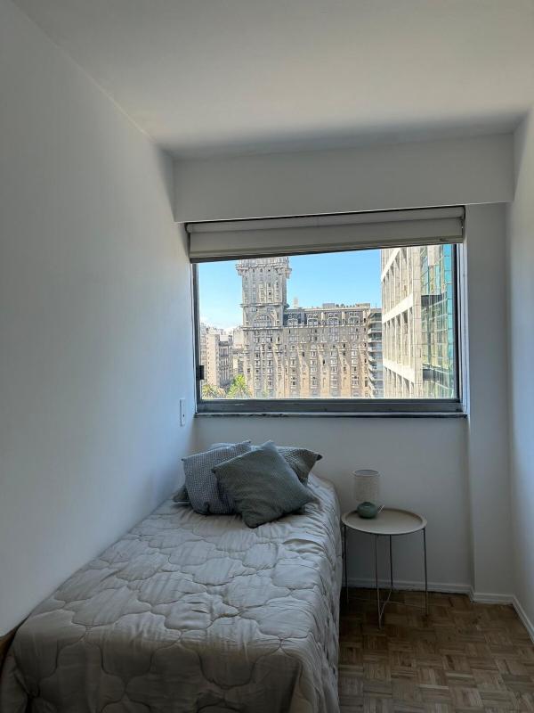 Central Montevideo with Stunning View - image 3