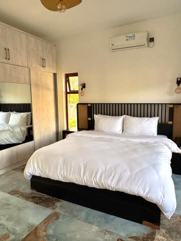 5-Bedroom Luxury Villa with Pool Near Diani Beach - image 5