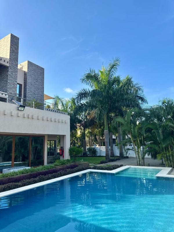 5-Bedroom Luxury Villa with Pool Near Diani Beach - image 1