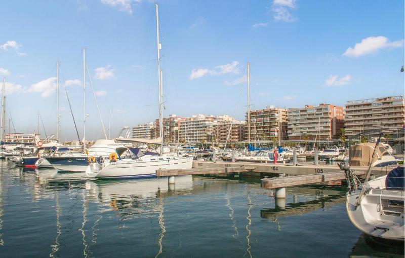 3 Bedroom Lovely Apartment In Santa Pola - image 21